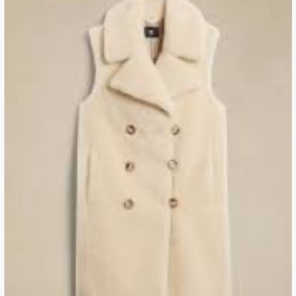 Banana Republic Cora Sherpa Vest NWT - Picture 3 of 4